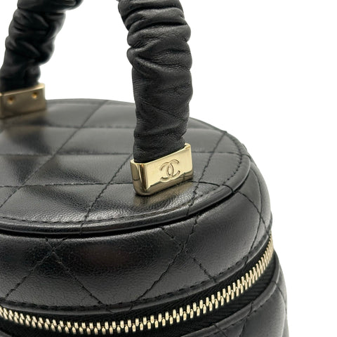 【中古】 CHANEL シャネル MINI VANITY TOP HANDLE BAG ミニバニティトップハンドルバッグ ショルダーバッグ 31番台(2022年) BLACK LAMBSKIN 中古 USED バッグ
