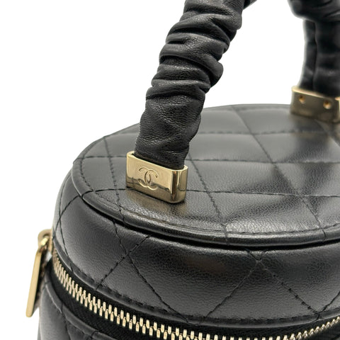 【中古】 CHANEL シャネル MINI VANITY TOP HANDLE BAG ミニバニティトップハンドルバッグ ショルダーバッグ 31番台(2022年) BLACK LAMBSKIN 中古 USED バッグ