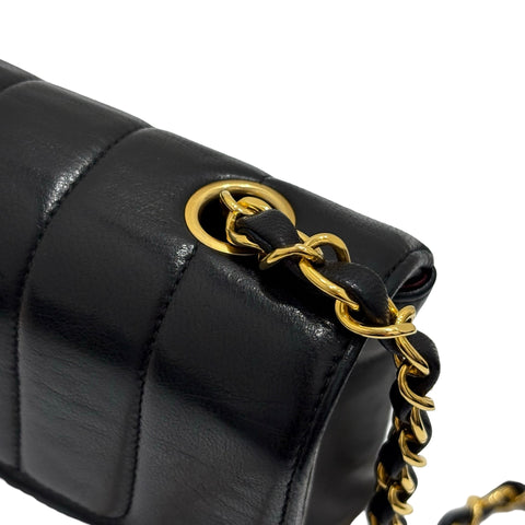 【中古】 CHANEL シャネル MADEMOISELLE マドモアゼル ショルダーバッグ 3番台(1995年) ブラック ラムスキン USED USED バッグ