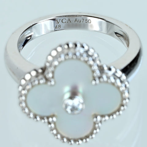 【中古】Van Cleef & Arpels ヴァンクリーフ&アーペル K18WG VINTAGE ALHAMBRA ヴィンテージアルハンブラ マザーオブパールリング #48 6.73g BOX 保証書