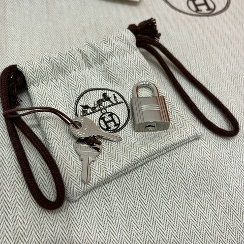 【新品未使用】 Hermes エルメス PICOTIN ECLAT PM ピコタンPM ハンドバッグ W刻(2024年) ジョーヌミルトン/ヴェールヴェルティゴ トリヨンクレマンス 新品未使用 NEW バッグ
