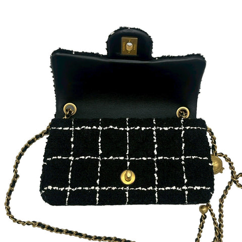 【中古】 CHANEL シャネル TWEED MINI MATELASSE ツイードミニマトラッセ ショルダーバッグ ランダム番(2023年~) ブラック/ホワイト ツイード 中古 USED バッグ