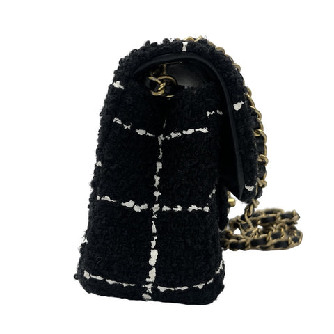 【中古】 CHANEL シャネル TWEED MINI MATELASSE ツイードミニマトラッセ ショルダーバッグ ランダム番(2023年~) ブラック/ホワイト ツイード 中古 USED バッグ