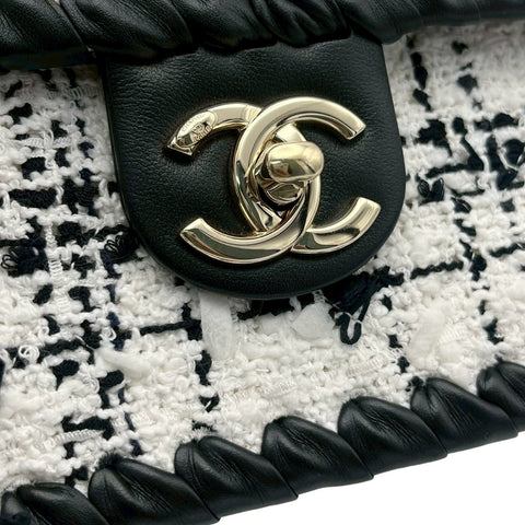 【美品】 CHANEL シャネル TWEED CHAINSHOULDERBAG ツイードチェーンショルダーバッグ ショルダーバッグ ランダム番(2021年~) ブラック/ホワイト ツイード 中古 USED バッグ