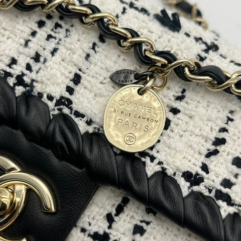 【美品】 CHANEL シャネル TWEED CHAINSHOULDERBAG ツイードチェーンショルダーバッグ ショルダーバッグ ランダム番(2021年~) ブラック/ホワイト ツイード 中古 USED バッグ