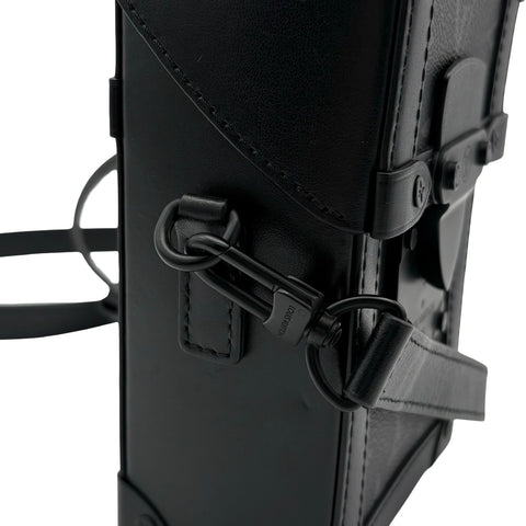 【中古】 LOUIS VUITTON ルイ・ヴィトン Vertical Trunk Wearable Wallet ヴェルティカルトランクウォレット ショルダーバッグ ICチップ(2021年~) ブラック キャンバス 中古 USED バッグ