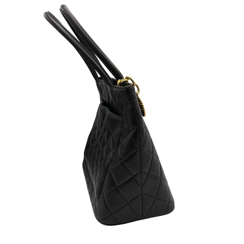 【中古】 CHANEL シャネル 復刻TOTEBAG 復刻トート トートバッグ 6番台(2000-2001年) ブラック ラムスキン ヴィンテージ 中古 USED バッグ