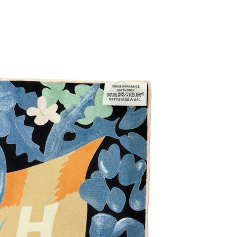 【新品未使用】 Hermes エルメス カレ 90《草上のカレ》2025春夏コレクション スカーフ 小物 ブルー / ピンク / オレンジ シルク100% 新品未使用 SILK 100%
