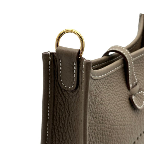 【新品未使用】 Hermes エルメス EVELYNE TPM エヴリン TPM ショルダーバッグ K刻(2025年) エトゥープ トリヨン 新品未使用 NEW バッグ