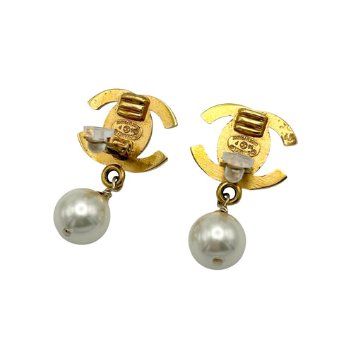 【中古】 CHANEL シャネル TURNLOCK MOTIF PEARL EARRINGS ターンロックモチーフパールイヤリング イヤリング ゴールド GP/フェイクパール 中古 GOLD GP/FAKE PEARL