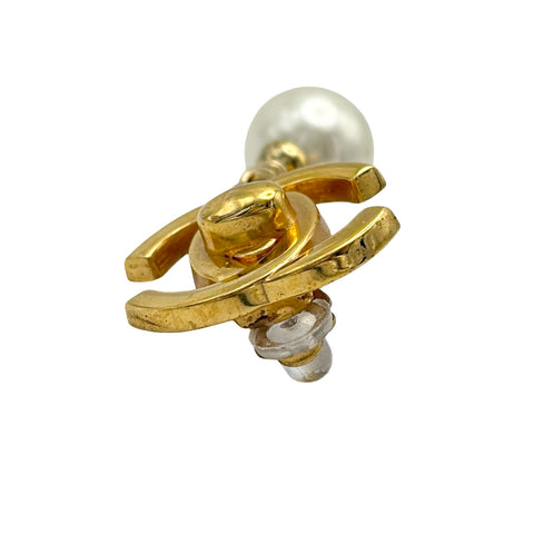 【中古】 CHANEL シャネル TURNLOCK MOTIF PEARL EARRINGS ターンロックモチーフパールイヤリング イヤリング ゴールド GP/フェイクパール 中古 GOLD GP/FAKE PEARL