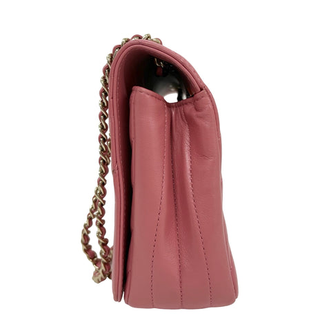 【中古】 CHANEL シャネル V-stitch shoulder bag Vステッチショルダーバック ショルダーバッグ 28番台(2019年) ピンク系 レザー 中古 USED バッグ