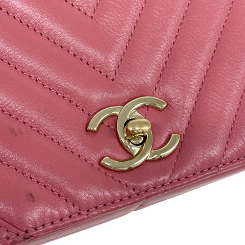 【中古】 CHANEL シャネル V-stitch shoulder bag Vステッチショルダーバック ショルダーバッグ 28番台(2019年) ピンク系 レザー 中古 USED バッグ
