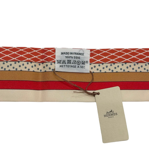 【新品未使用】 Hermes エルメス 《グラン・テアトル・ヌーヴォー》 ツイリー レッド/ピンク/マルチカラー シルク100% 新品未使用