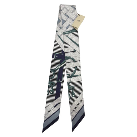 【新品未使用】 Hermes エルメス ツイリー《馬術・シュミーズ》 小物 カバン/ヴェール・シプレス/グレー シルク100% 新品未使用