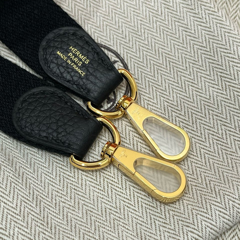 Brand new, unused Hermes EVELYNE TPM shoulder bag with a double stamp (2024) in black taurillon. Brand new, unused.