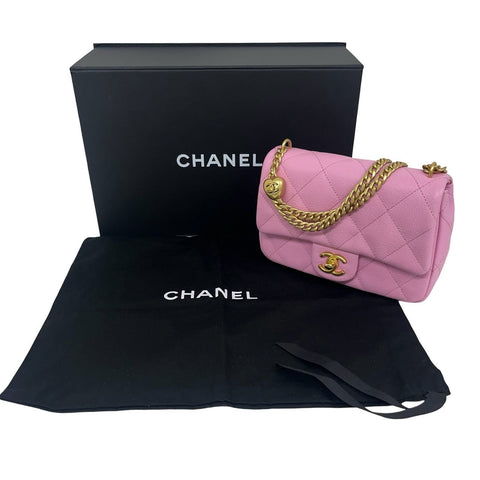 【中古】 CHANEL シャネル MINI MATELASSE ミニマトラッセ ハート金具 フラップバッグ ショルダーバッグ ランダム番(2021年~) ピンク キャビアスキン 中古 USED バッグ