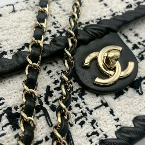 【美品】 CHANEL シャネル TWEED CHAINSHOULDERBAG ツイードチェーンショルダーバッグ ショルダーバッグ ランダム番(2021年~) ブラック/ホワイト ツイード 中古 USED バッグ