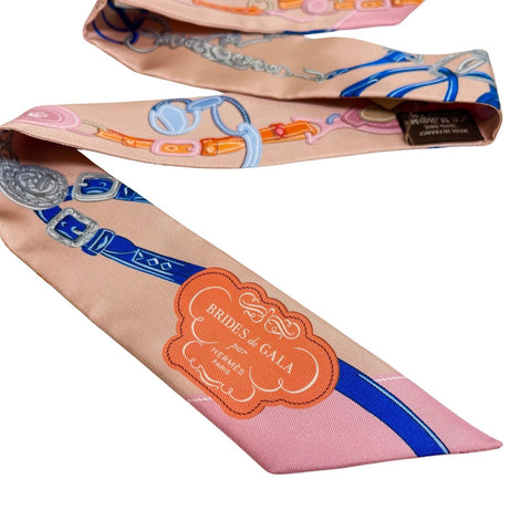 【新品未使用】Hermes エルメス TWILLY ツイリー 《ブリッド・ドゥ・ガラ・アップリケ・ピケ》 H063940S15 シルク100% レディース プレゼント ギフト