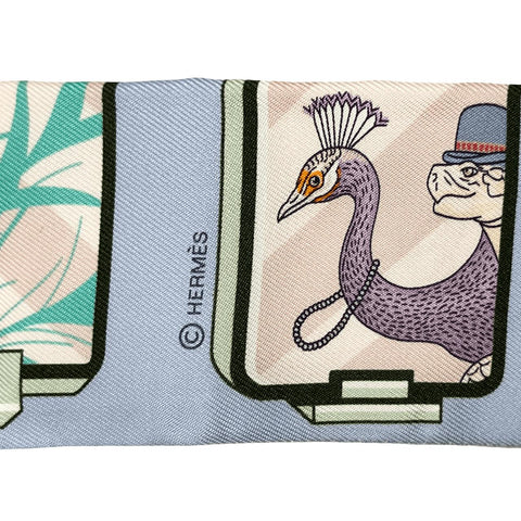 【新品未使用】Hermes エルメス TWILLY ツイリー シルク100% 《エルメス・ストーリー》H063875S09 2023秋冬コレクション プレゼント ギフト レディース