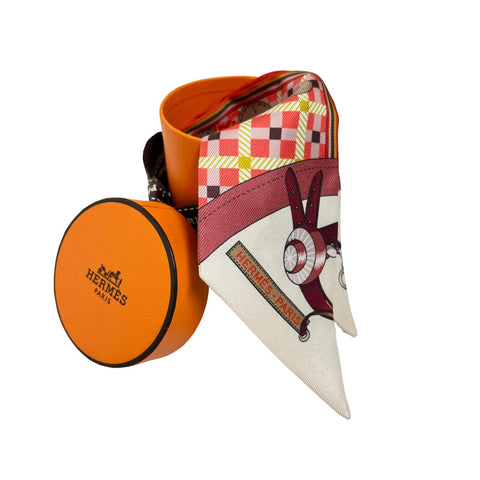 【新品未使用】Hermes エルメス TWILLY ツイリー《馬車の変遷》H064108S11 シルク100% レディース プレゼント ギフト