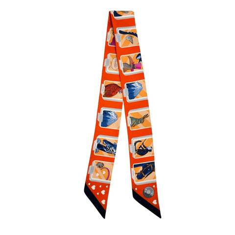 【新品未使用】Hermes エルメス TWILLY ツイリー 《エルメス・ストーリー》H063875S01 2023秋冬コレクション シルク100% レディース  プレゼント ギフト