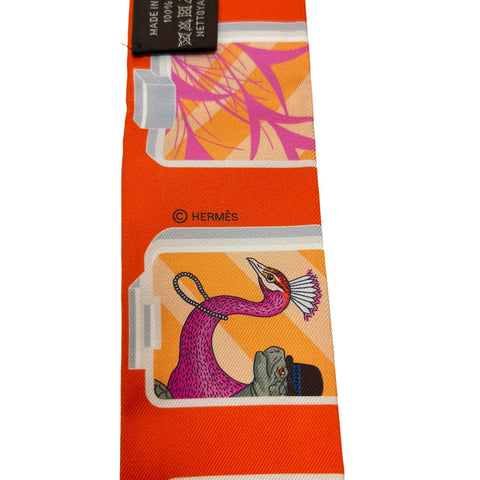 【新品未使用】Hermes エルメス TWILLY ツイリー 《エルメス・ストーリー》H063875S01 2023秋冬コレクション シルク100% レディース  プレゼント ギフト