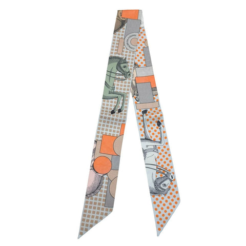 【新品未使用】Hermes エルメス TWILLY ツイリー 《カヴァリエ・アン・フォルム》 H064008S02 シルク100% レディース プレゼント ギフト