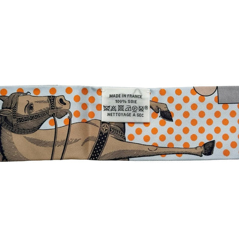 【新品未使用】Hermes エルメス TWILLY ツイリー 《カヴァリエ・アン・フォルム》 H064008S02 シルク100% レディース プレゼント ギフト