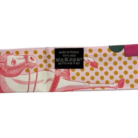 【新品未使用】Hermes エルメス TWILLY ツイリー 《カヴァリエ・アン・フォルム》 H064008S07 シルク100% レディース プレゼント ギフト