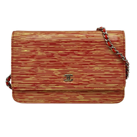 【中古】 CHANEL シャネル ココマーク パテントレザー チェーンウォレット オレンジ レッド 長財布 オレンジ系 シルバー金具 18番台(2014年) ブランド財布 中古品