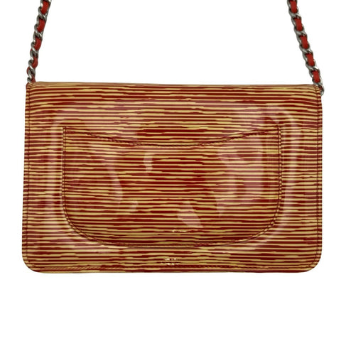 【中古】 CHANEL シャネル ココマーク パテントレザー チェーンウォレット オレンジ レッド 長財布 オレンジ系 シルバー金具 18番台(2014年) ブランド財布 中古品