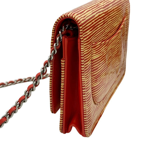 【中古】 CHANEL シャネル ココマーク パテントレザー チェーンウォレット オレンジ レッド 長財布 オレンジ系 シルバー金具 18番台(2014年) ブランド財布 中古品