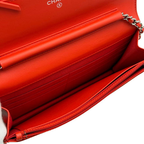 【中古】 CHANEL シャネル ココマーク パテントレザー チェーンウォレット オレンジ レッド 長財布 オレンジ系 シルバー金具 18番台(2014年) ブランド財布 中古品