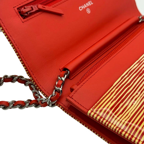 【中古】 CHANEL シャネル ココマーク パテントレザー チェーンウォレット オレンジ レッド 長財布 オレンジ系 シルバー金具 18番台(2014年) ブランド財布 中古品