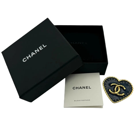 【中古】 CHANEL シャネル ハートモチーフ GP デニム ブローチ ゴールド I24P(2024年) ブランド小物 ブローチ 中古品 (CHANEL,heartmotif,denim,brooch,gold,used)