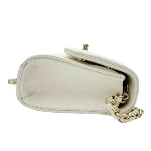 【中古】 CHANEL シャネル マトラッセ チェーン ショルダーバッグ ホワイト ラムスキン ホワイト系 ゴールド金具 ランダム番(2021年~) 中古品 (CHANEL,matelasse,white,chain,shourderbag,rambskin,gold,used)