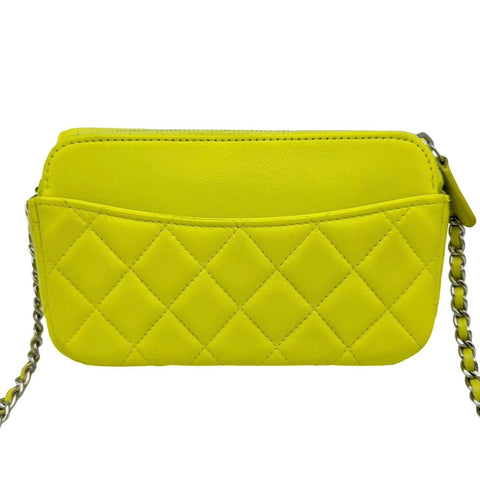 【中古】 CHANEL シャネル マトラッセ チェーン フォンケース ショルダーバッグ ライムグリーン ラムスキン グリーン系 シルバー金具 31番台(2021年) 中古品