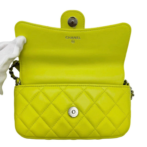 【中古】 CHANEL シャネル マトラッセ チェーン フォンケース ショルダーバッグ ライムグリーン ラムスキン グリーン系 シルバー金具 31番台(2021年) 中古品