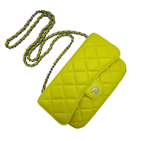 【中古】 CHANEL シャネル マトラッセ チェーン フォンケース ショルダーバッグ ライムグリーン ラムスキン グリーン系 シルバー金具 31番台(2021年) 中古品