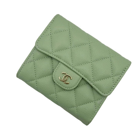 【中古】 CHANEL シャネル タイムレス クラシックウォレット ミントグリーン キャビアスキン ゴールド金具 ランダム番(2021年~) ブランド財布 中古品 (CHANEL,timeless,classic,wallet,mint green,gold,caviarskin,used)