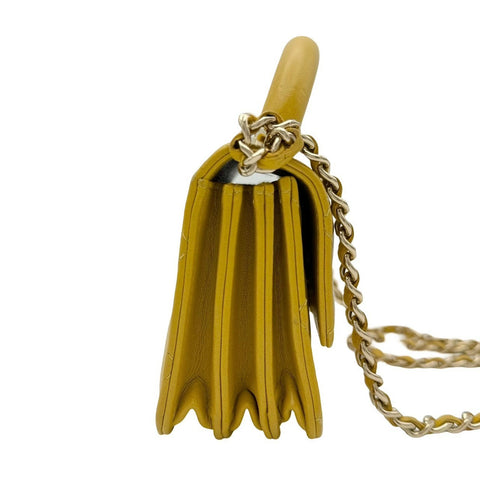 【中古】 CHANEL シャネル マトラッセ トップハンドル ミニ ショルダーバッグ イエロー ラムスキン イエロー系 ゴールド金具 ランダム番(2021年~) 中古品 (CHANEL,matelasse,tophandle,mini,shourderbag,rambskin,yellow,gold,used)