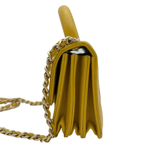 【中古】 CHANEL シャネル マトラッセ トップハンドル ミニ ショルダーバッグ イエロー ラムスキン イエロー系 ゴールド金具 ランダム番(2021年~) 中古品 (CHANEL,matelasse,tophandle,mini,shourderbag,rambskin,yellow,gold,used)