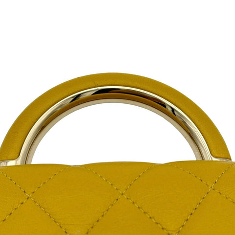 【中古】 CHANEL シャネル マトラッセ トップハンドル ミニ ショルダーバッグ イエロー ラムスキン イエロー系 ゴールド金具 ランダム番(2021年~) 中古品 (CHANEL,matelasse,tophandle,mini,shourderbag,rambskin,yellow,gold,used)