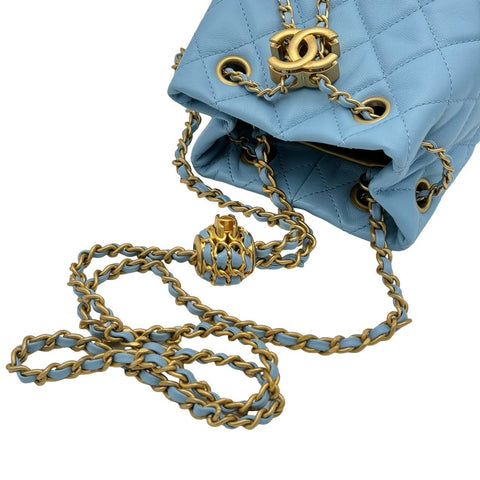 【中古】 CHANEL シャネル バケット ショルダーバッグ ライトブルー ラムスキン ブルー系 ゴールド金具 ランダム番(2021年~) ブランドバッグ ショルダーバッグ 中古品 (CHANEL,bucket,liteblue,lambskin,gold,shourderbag,used)