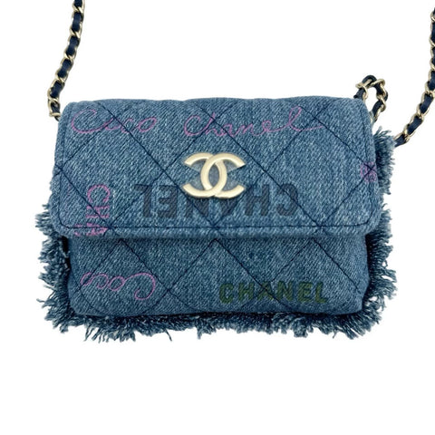 【中古】 CHANEL シャネル マトラッセ チェーン ショルダーポーチ ブルー デニム ブルー系 ゴールド金具 32番台(2021年~) ブランドバッグ ポーチ 小物 中古品 (CHANEL,matelasse,denim,blue,gold,chain,pouch,used)