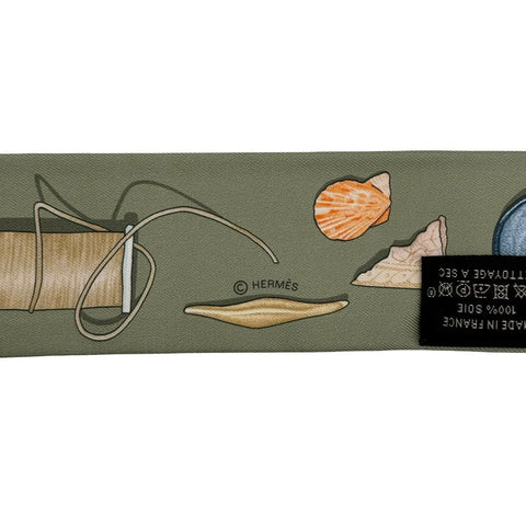 【新品未使用】Hermes エルメス TWILLY ツイリー 《イン・ザ・ポケット》 H062340S06 シルク100% レディース プレゼント ギフト