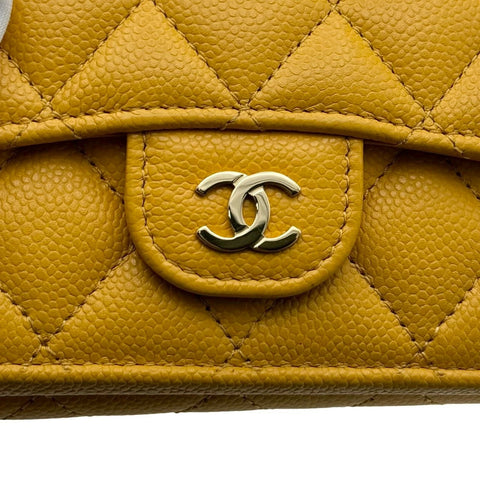 【中古】 CHANEL シャネル クラシックウォレット イエロー キャビアスキン ゴールド金具 ランダム番(2021年~) ブランド財布 中古品 (CHANEL,classic,wallet,yellow,gold,caviarskin,used)
