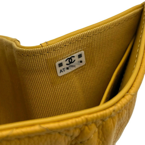 【中古】 CHANEL シャネル クラシックウォレット イエロー キャビアスキン ゴールド金具 ランダム番(2021年~) ブランド財布 中古品 (CHANEL,classic,wallet,yellow,gold,caviarskin,used)