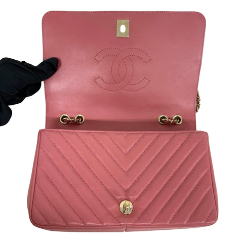 【中古】 CHANEL シャネル V-stitch shoulder bag Vステッチショルダーバック ショルダーバッグ 28番台(2019年) ピンク系 レザー 中古 USED バッグ